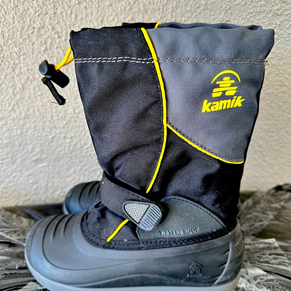 Kamik Kids Waterproof Black Gray Faux Fur Winter Snow Boots-size 2.